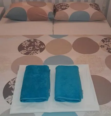 Dzoni Apartmán *